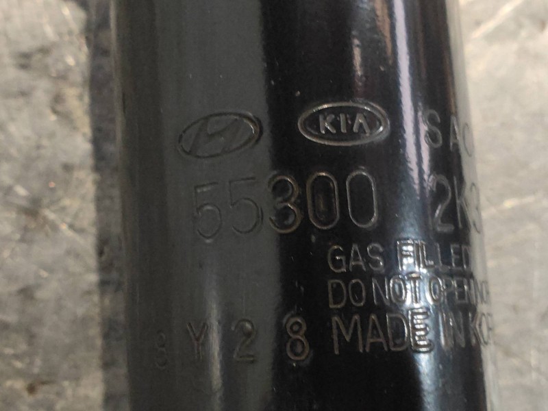 Recambio de amortiguador trasero derecho para kia soul diva referencia OEM IAM 553002K300  