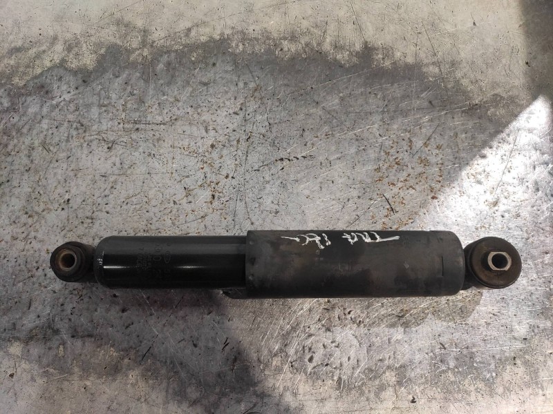 Recambio de amortiguador trasero izquierdo para kia soul diva referencia OEM IAM 553002K300  