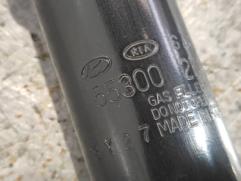 Recambio de amortiguador trasero izquierdo para kia soul diva referencia OEM IAM 553002K300  