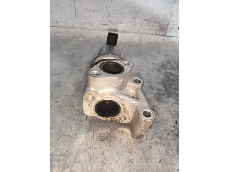 Recambio de valvula egr para kia soul diva referencia OEM IAM 284102A350  