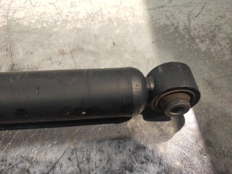 Recambio de amortiguador trasero derecho para nissan juke (f15) acenta referencia OEM IAM 562101KA1A  