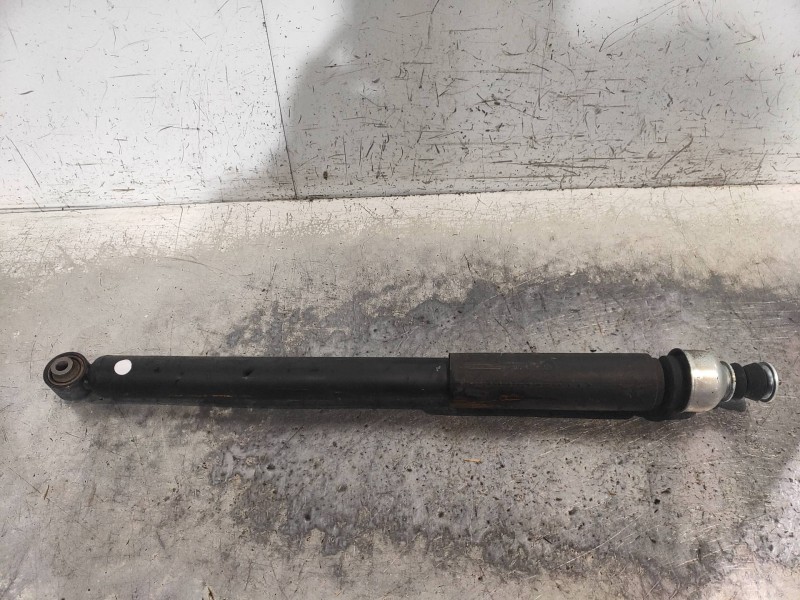 Recambio de amortiguador trasero izquierdo para nissan juke (f15) acenta referencia OEM IAM 562101KA1A  