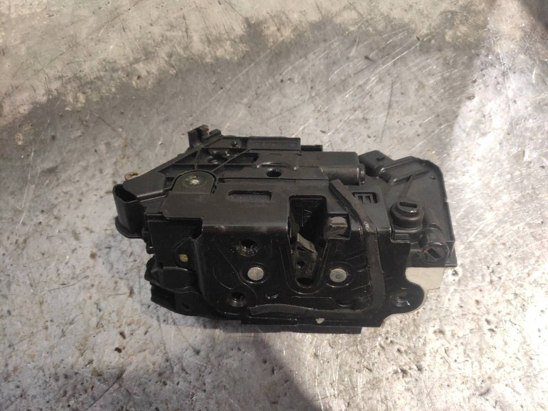 Recambio de motor cierre centralizado trasero derecho para skoda suberb (3t4) exclusive referencia OEM IAM 5N0839016D 06A5N08390