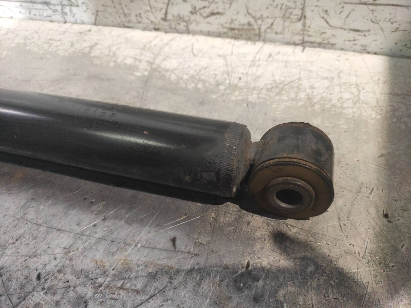 Recambio de amortiguador trasero derecho para renault clio iv authentique referencia OEM IAM 562109815R  