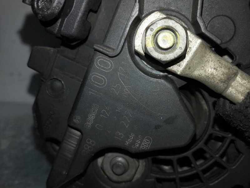 Recambio de alternador para opel corsa d cosmo referencia OEM IAM 0124225171 BOSCH 13222980 12I 16V