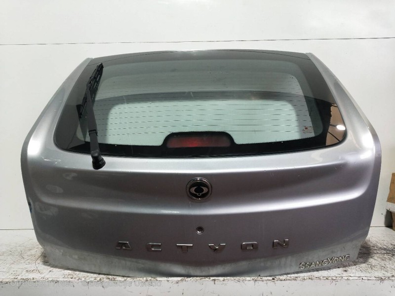 Recambio de porton trasero para ssangyong actyon 200 xdi referencia OEM IAM   