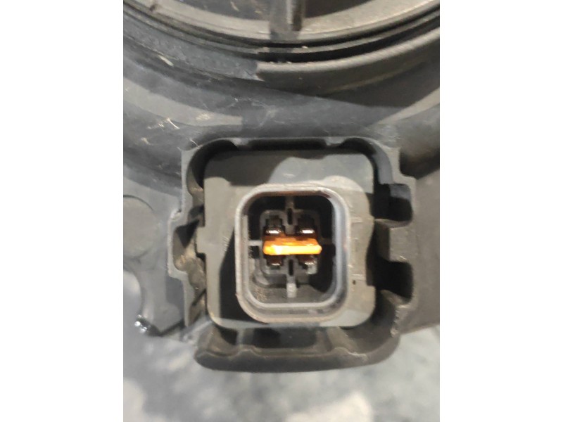 Recambio de faro derecho para ssangyong actyon 200 xdi referencia OEM IAM   