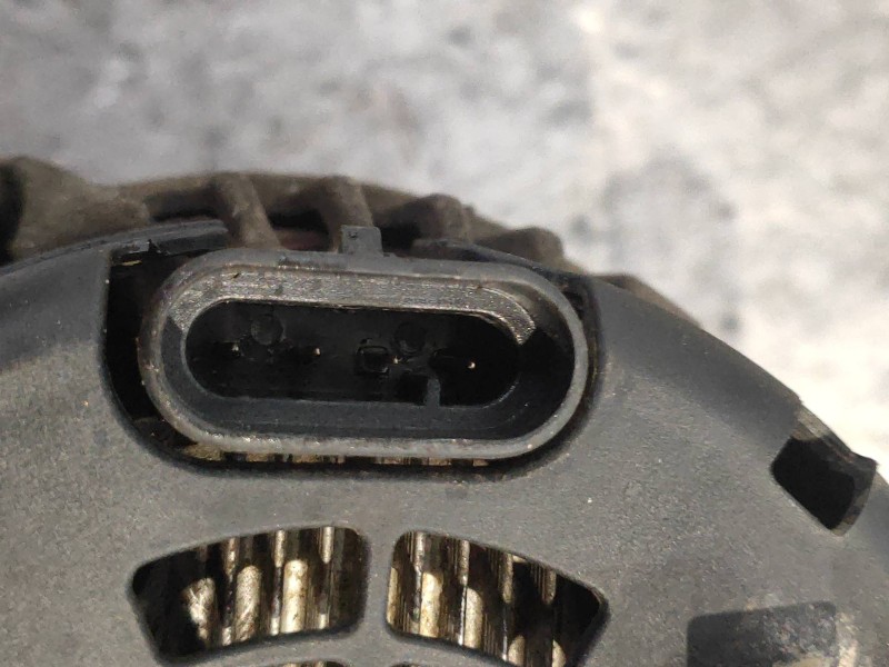 Recambio de alternador para ssangyong actyon 200 xdi referencia OEM IAM A6641540102  