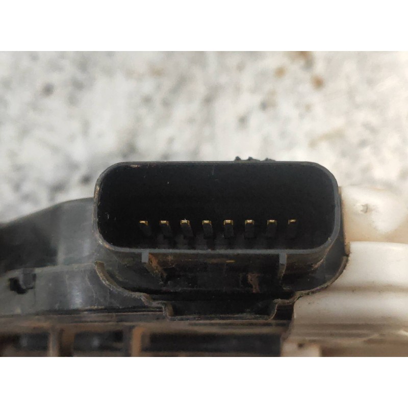 Recambio de motor cierre centralizado delantero izquierdo para hyundai santa fe (dm) tecno 4wd referencia OEM IAM 813102W010  