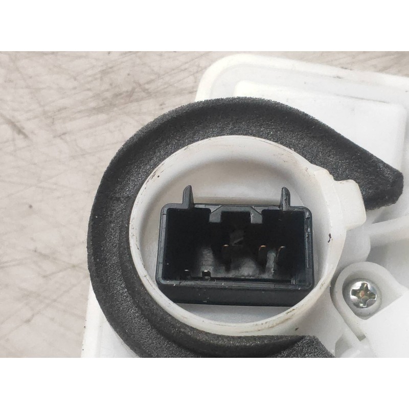 Recambio de motor cierre centralizado trasero derecho para mazda 6 lim. (gh) 2.0 crtd 140cv active (5-ptas.) referencia OEM IAM 
