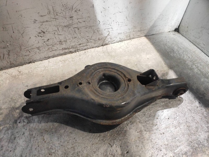 Recambio de brazo suspension inferior trasero derecho para mazda 6 lim. (gh) 2.0 crtd 140cv active (5-ptas.) referencia OEM IAM 