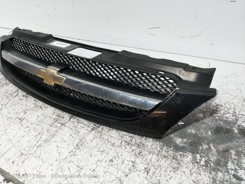 Recambio de rejilla delantera para chevrolet lacetti cdx referencia OEM IAM   
