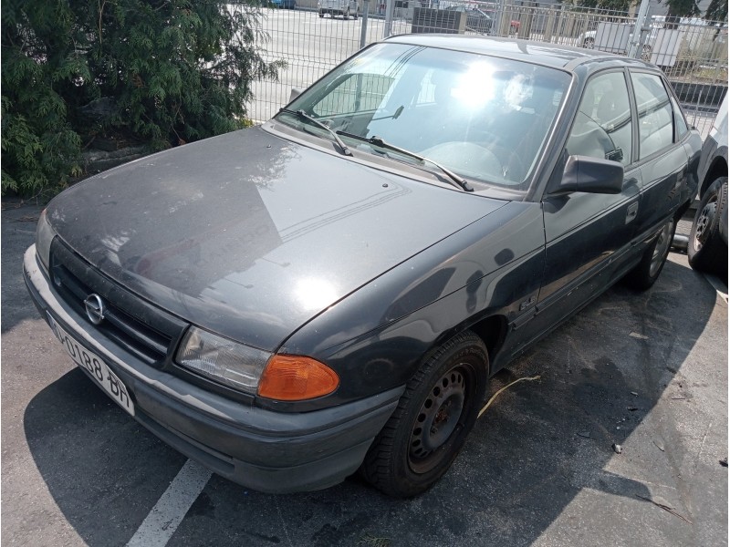 opel astra f berlina del año 1993
