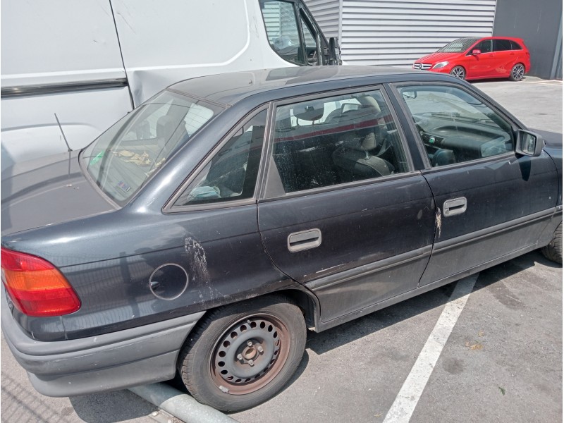 opel astra f berlina del año 1993