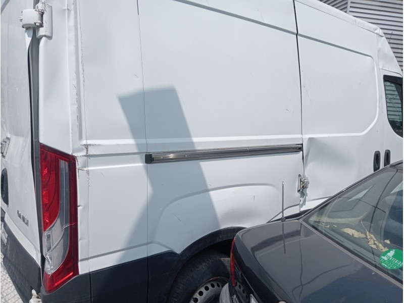 iveco daily furgón del año 2017