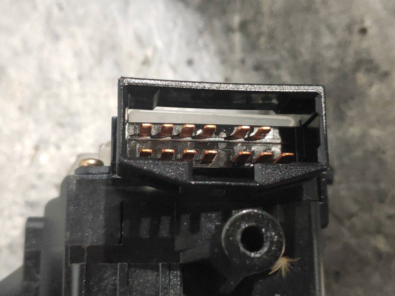 Recambio de mando limpia para kia carens (un) active referencia OEM IAM 202004726  