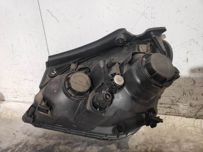 Recambio de faro derecho para kia carens (un) active referencia OEM IAM   