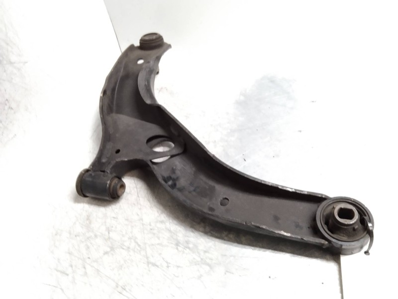 Recambio de brazo suspension inferior delantero derecho para mazda premacy (cp) td active referencia OEM IAM   