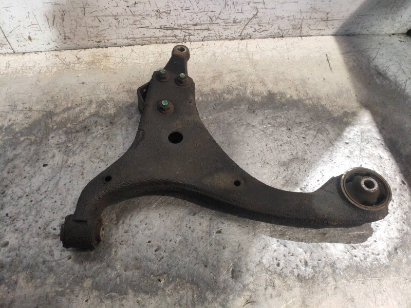 Recambio de brazo suspension inferior delantero derecho para kia carens (un) active referencia OEM IAM 545001DXXX  