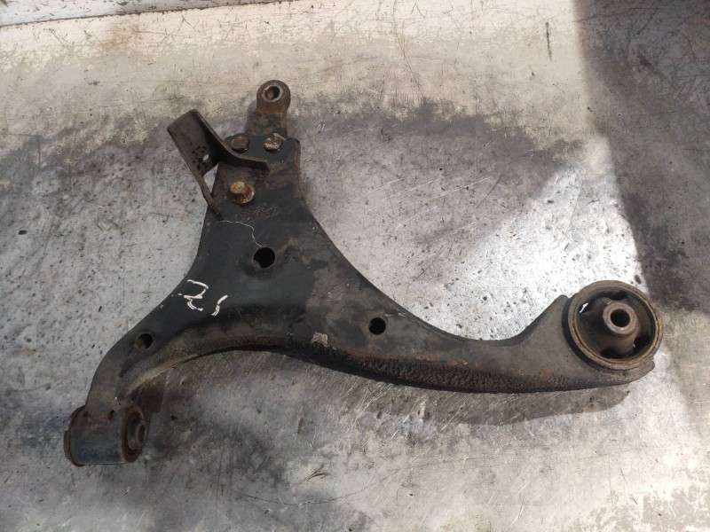 Recambio de brazo suspension inferior delantero izquierdo para kia carens (un) active referencia OEM IAM 545001DXXX  