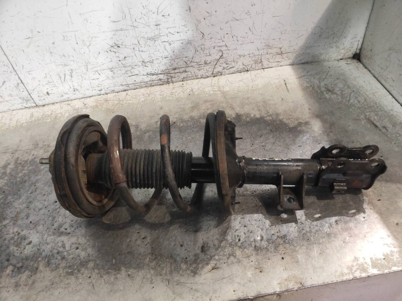 Recambio de amortiguador delantero derecho para kia carens (un) active referencia OEM IAM 546611D200  