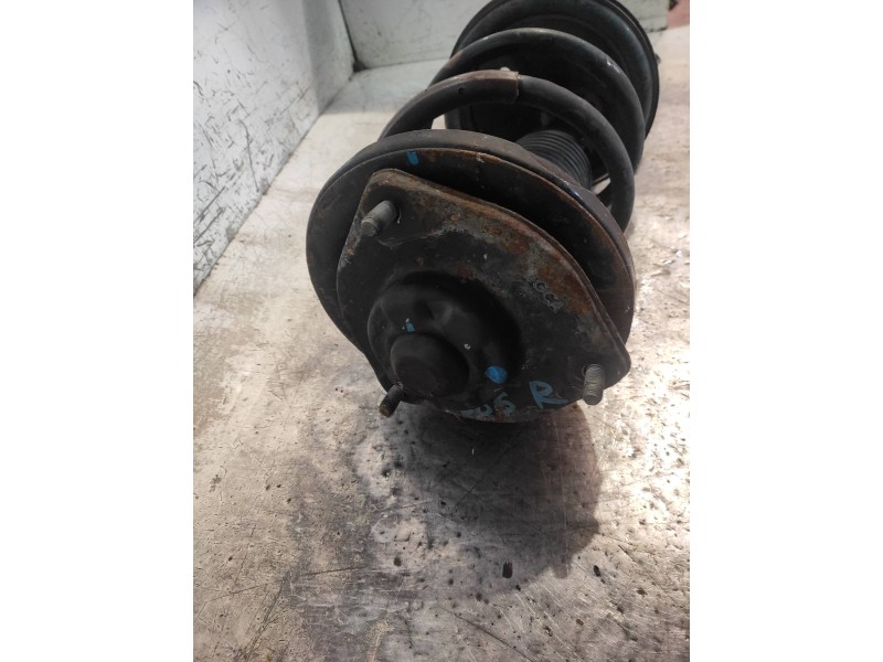 Recambio de amortiguador delantero derecho para kia carens (un) active referencia OEM IAM 546611D200  