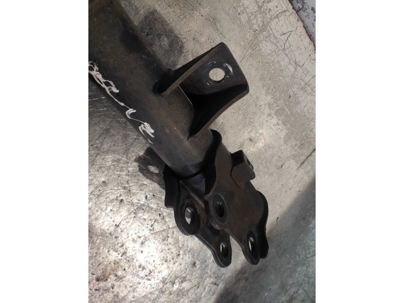 Recambio de amortiguador delantero izquierdo para kia carens (un) active referencia OEM IAM 546511D200  