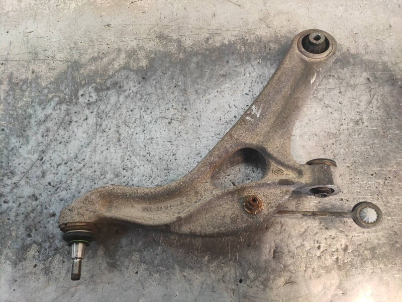 Recambio de brazo suspension inferior delantero izquierdo para renault clio iii rs referencia OEM IAM 8200437968A  