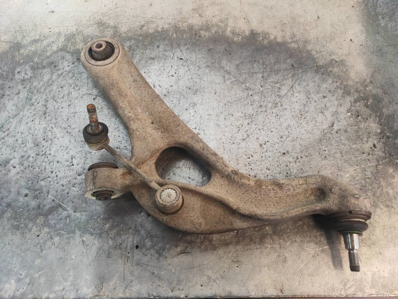 Recambio de brazo suspension inferior delantero izquierdo para renault clio iii rs referencia OEM IAM 8200437968A  