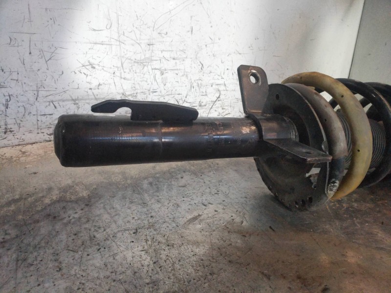 Recambio de amortiguador delantero izquierdo para renault clio iii rs referencia OEM IAM 8200440614 03061000874 