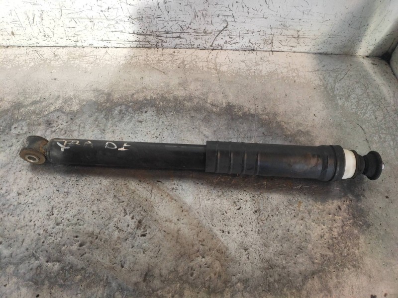 Recambio de amortiguador trasero derecho para renault clio iii rs referencia OEM IAM 8200440649  