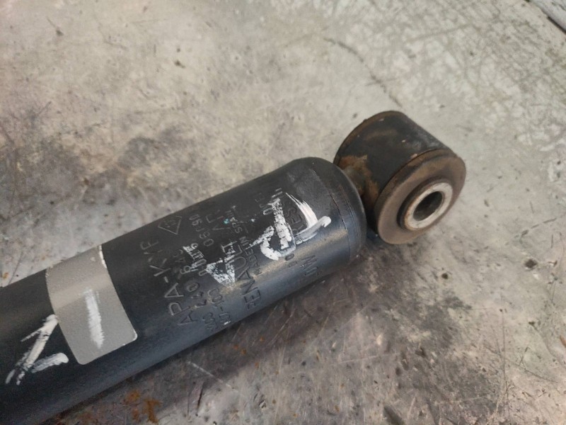 Recambio de amortiguador trasero izquierdo para renault clio iii rs referencia OEM IAM 8200440649  