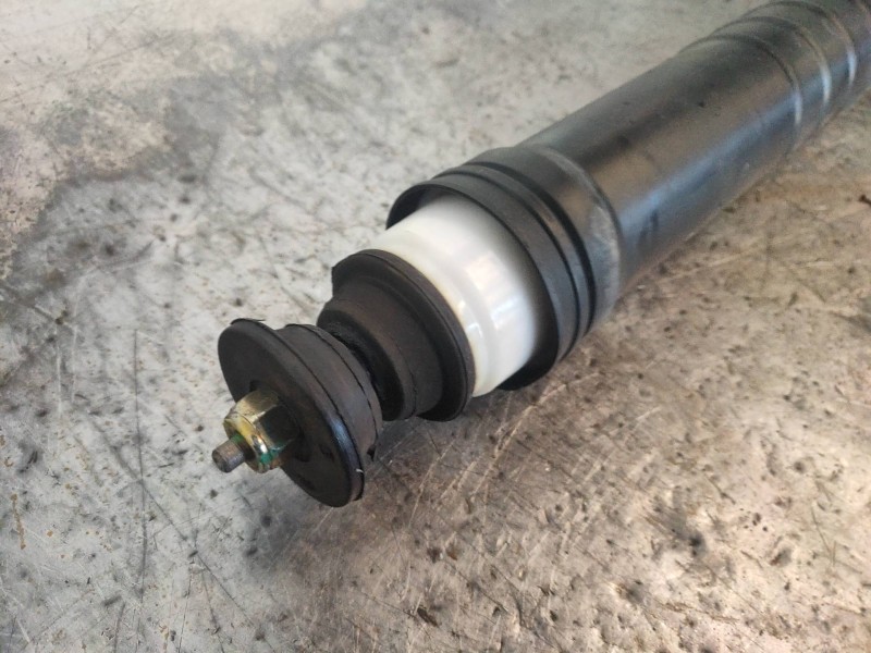 Recambio de amortiguador trasero izquierdo para renault clio iii rs referencia OEM IAM 8200440649  