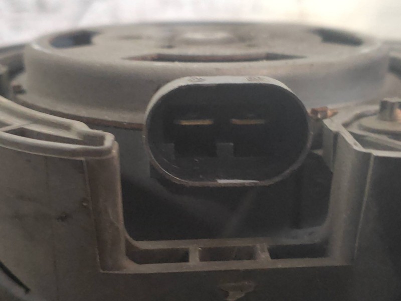 Recambio de electroventilador para renault clio iii rs referencia OEM IAM 8200361258 1831989000 