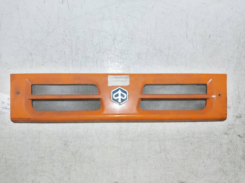 Recambio de rejilla delantera para piaggio (vespa) porter - combi diesel referencia OEM IAM   