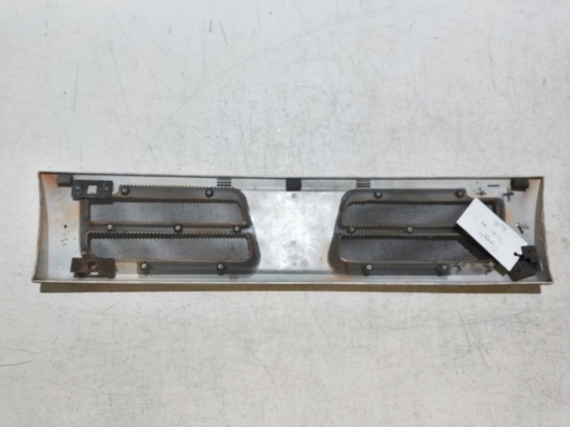 Recambio de rejilla delantera para piaggio (vespa) porter - combi diesel referencia OEM IAM   