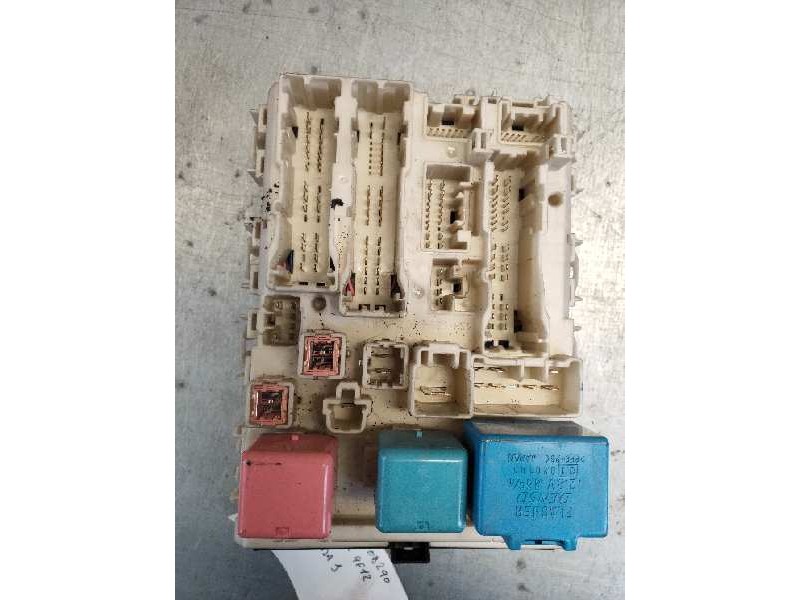 Recambio de caja reles / fusibles para toyota yaris active referencia OEM IAM 827300D290 09939F12 8274152050