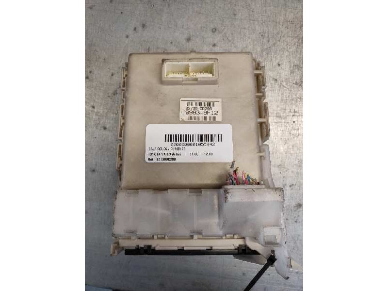 Recambio de caja reles / fusibles para toyota yaris active referencia OEM IAM 827300D290 09939F12 8274152050