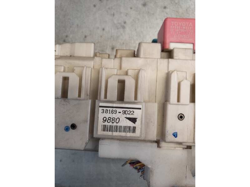 Recambio de caja reles / fusibles para toyota yaris active referencia OEM IAM 827300D290 09939F12 8274152050