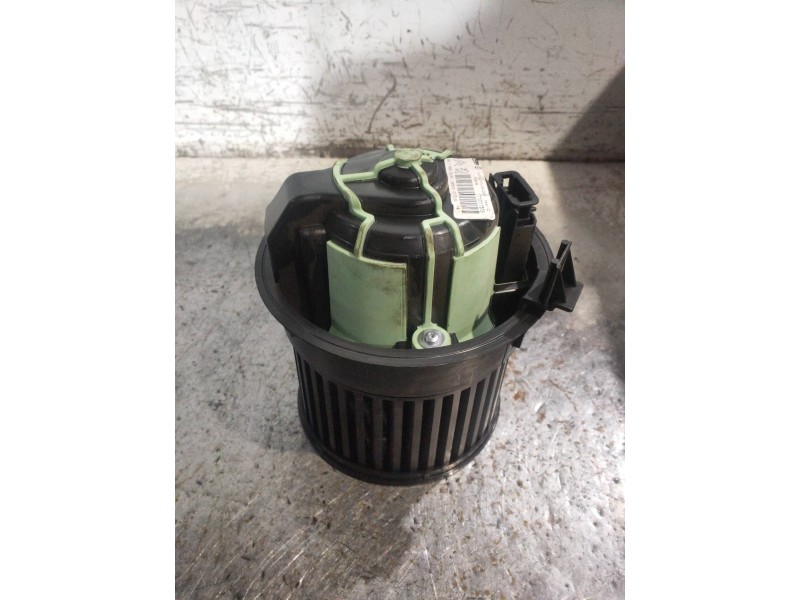 Recambio de motor calefaccion para citroen c4 lim. live edition referencia OEM IAM T1011131B 567066003001 