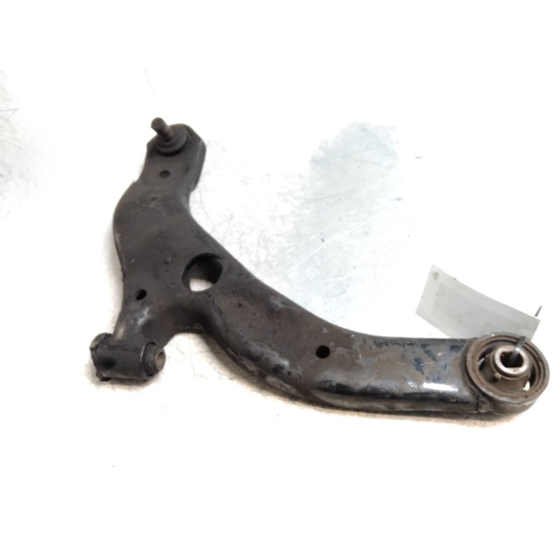 Recambio de brazo suspension inferior delantero derecho para mazda premacy (cp) 2.0 turbodiesel cat referencia OEM IAM   