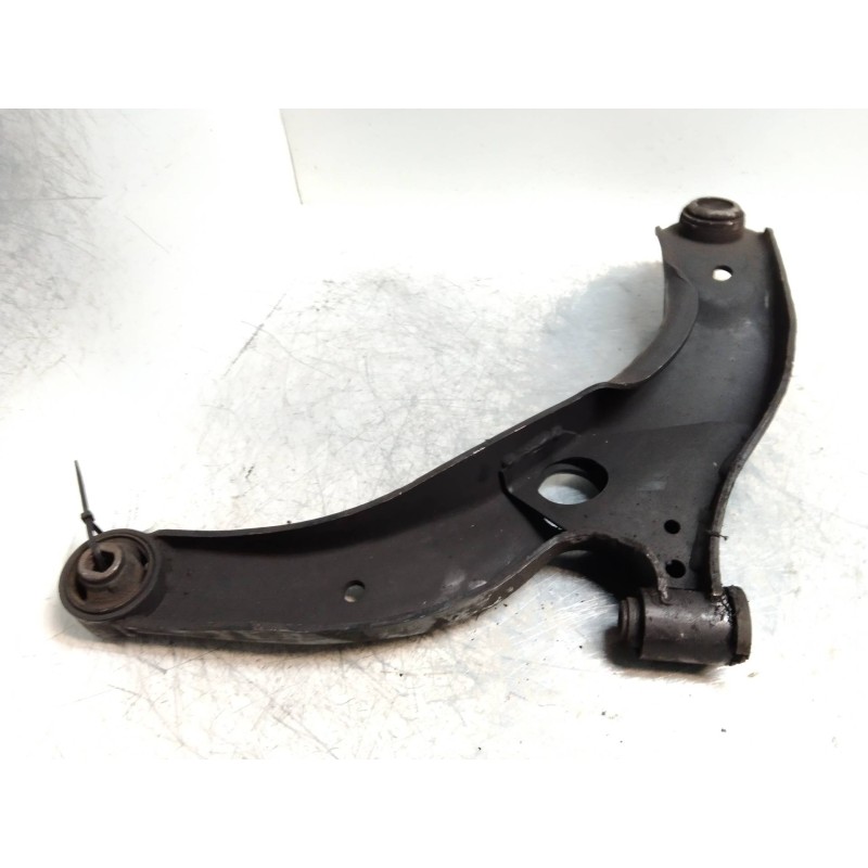 Recambio de brazo suspension inferior delantero derecho para mazda premacy (cp) 2.0 turbodiesel cat referencia OEM IAM   