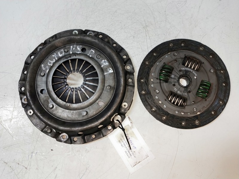 Recambio de kit embrague para citroen saxo 1.5 d furio referencia OEM IAM 310015710  