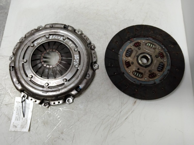 Recambio de kit embrague para ford escort berl./turnier atlanta berlina referencia OEM IAM   