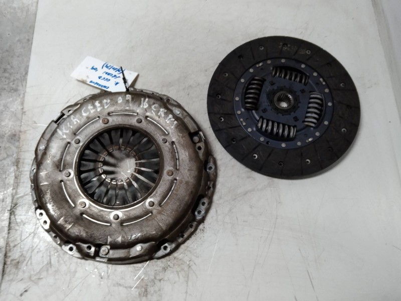 Recambio de kit embrague para kia cee´d sporty wagon ex referencia OEM IAM   