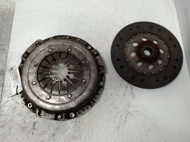 Recambio de kit embrague para mercedes vito (w638) combi 110 d  (638.174) referencia OEM IAM   