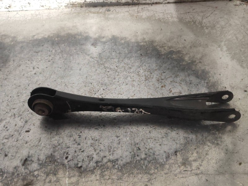 Recambio de brazo suspension superior trasero izquierdo para bmw serie 3 lim. (f30) 318d referencia OEM IAM 679252504  