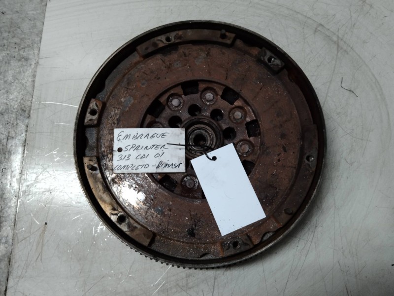 Recambio de volante motor para mercedes sprinter 02.00  caja cerrada 313 cdi (903.661-662) referencia OEM IAM   