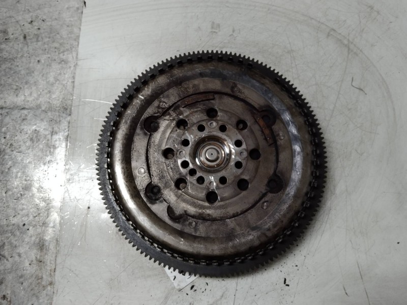 Recambio de volante motor para mercedes sprinter 02.00  caja cerrada 313 cdi (903.661-662) referencia OEM IAM   
