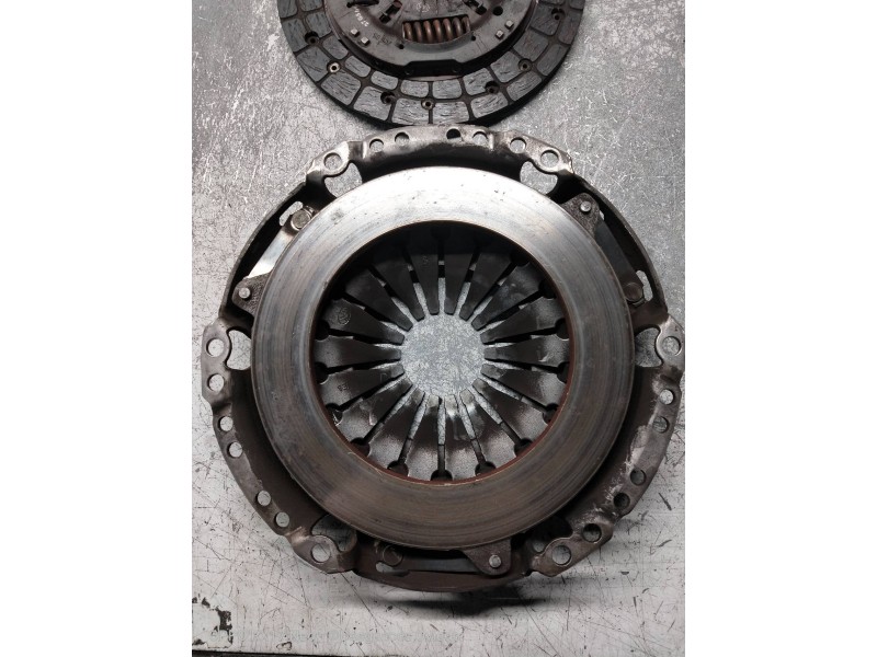 Recambio de kit embrague para toyota aygo (kgb/wnb) básico referencia OEM IAM   